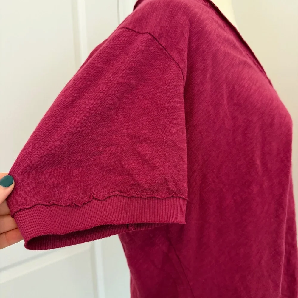 NWT PROJECT SOCIAL T V Neck Distressed Hem T‎ Shirt Berry Red Size M 100% Cotton - Picture 5 of 9